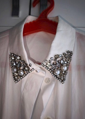 Parlak Beyaz Düğmeli Keten Gömlek - Görsel 3