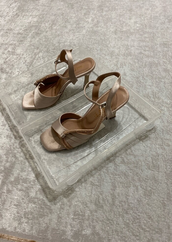 Çok şık bu ayakkabı bır defa döğün de gıydım  topuku giyemiyorum - Görsel 4