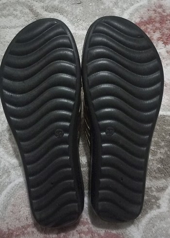 Altın Renkli Kadın Dolgu Topuk Terlik - Görsel 3