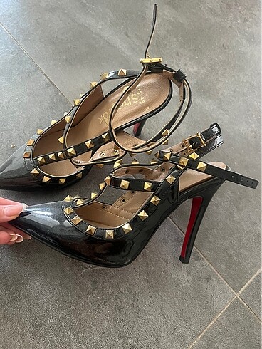 38 Beden 1-2 kez giyildi 38 numara zımbalı stiletto çok tarz duruyor