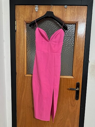 PEMBE ELBİSE
