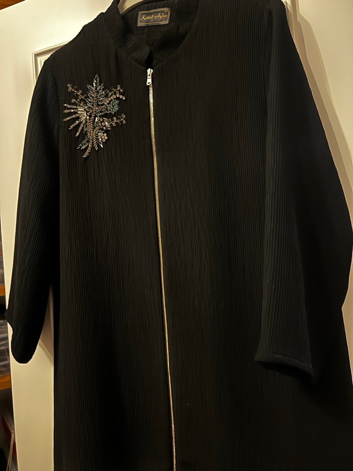 Nakış Detaylı Siyah Uzun Hamile Ceketi - Görsel 2
