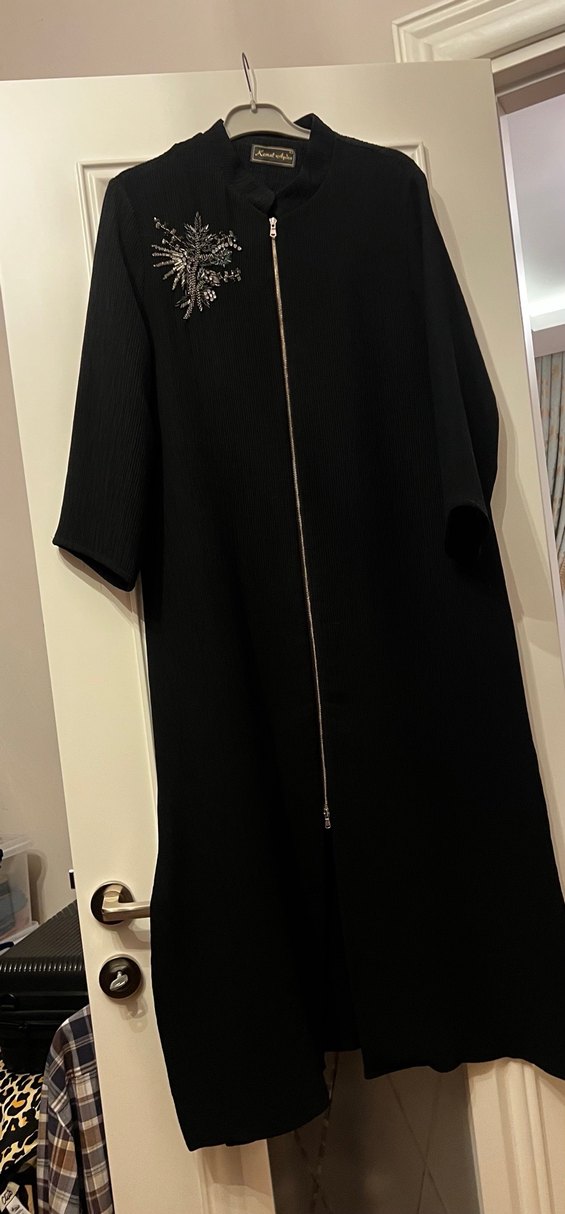 Nakış Detaylı Siyah Uzun Hamile Ceketi - Görsel 3