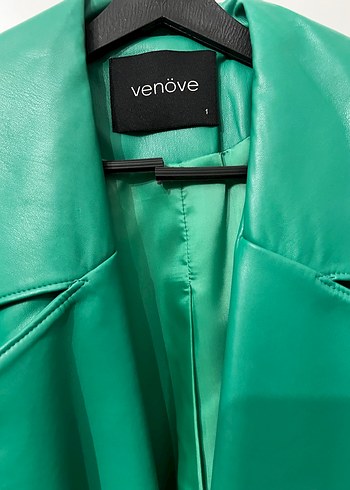 Kadın Yeşil Deri Uzun Kuşaklı Trençkot - Görsel 2