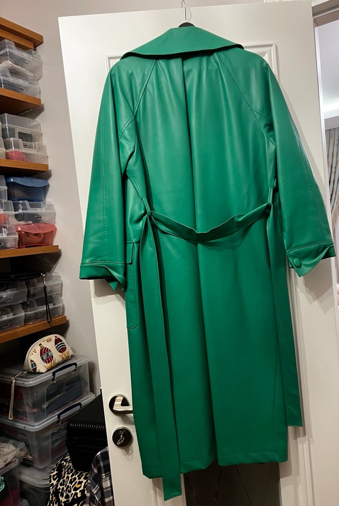 Kadın Yeşil Deri Uzun Kuşaklı Trençkot - Görsel 3