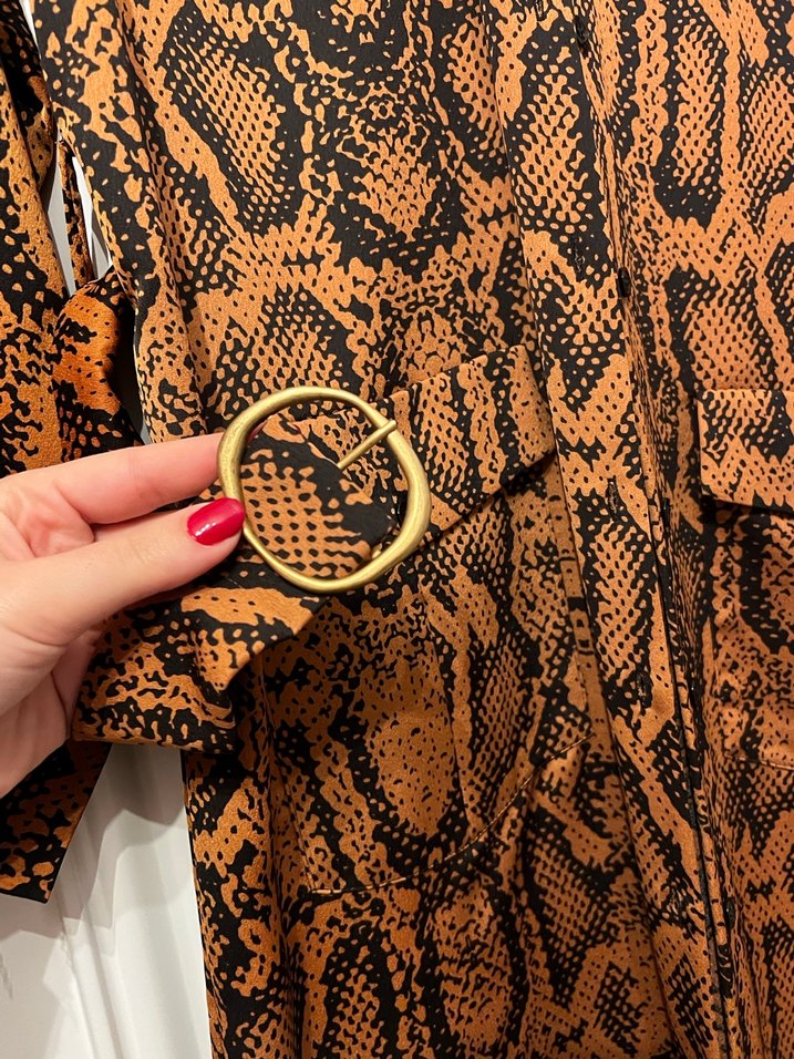 Düğmeli Kahverengi Yılan Desenli Kadın Gömlek - Görsel 2