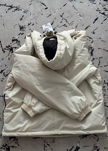 Bershka Kapüşonlu Fermuarlı Kanguru Mont - Görsel 2