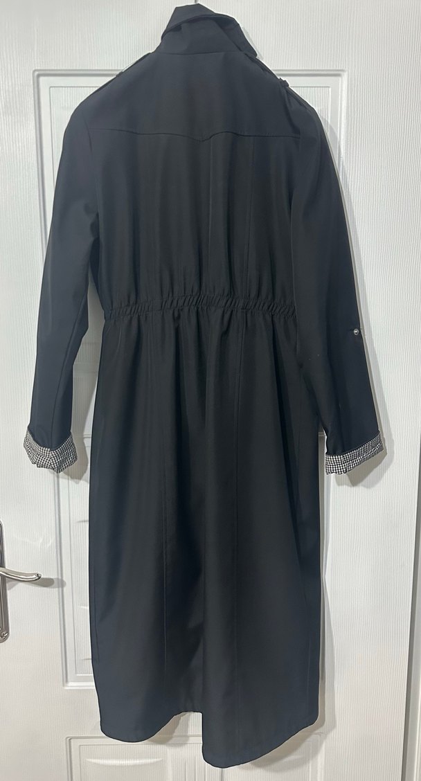 Düğmeli Siyah Uzun Kaban - Görsel 2