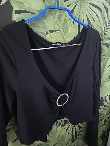 l Beden Bershka uzun kollu tshirt