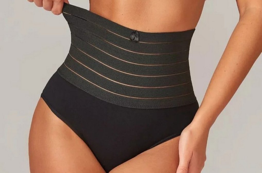 Siyah dikişsiz lazer kesim korse Külot Seti - Görsel 2