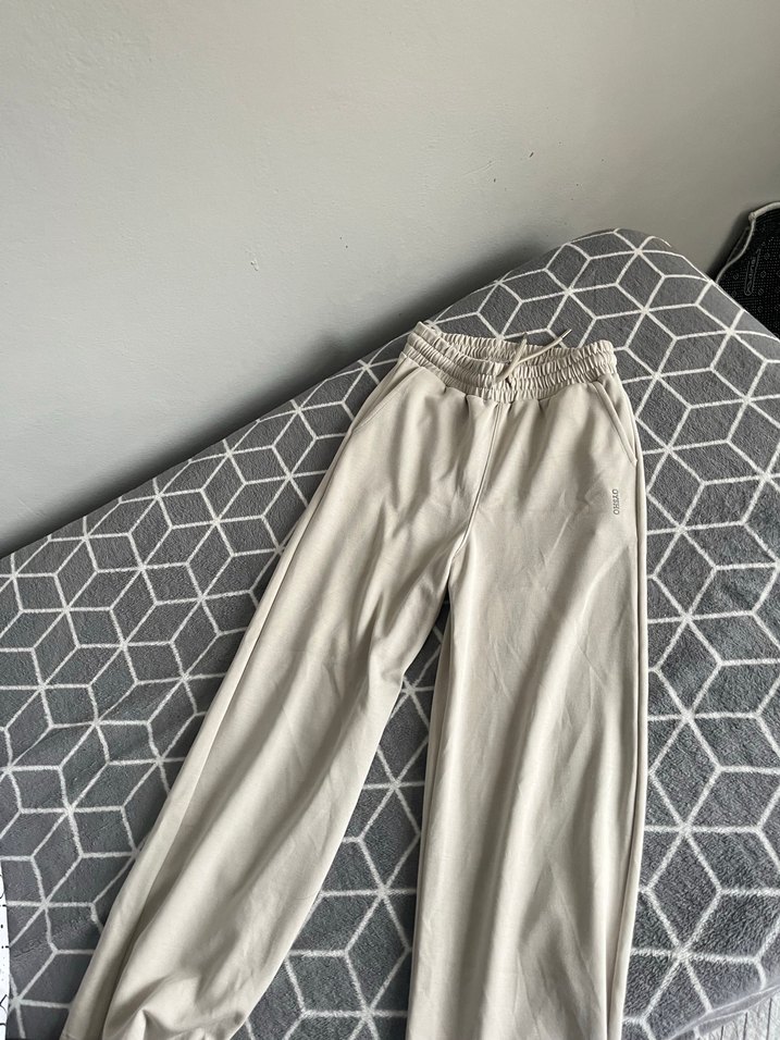 Krem Bol Kesim eşofman - Görsel 2