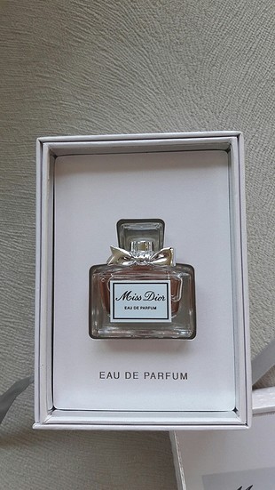 Christian Dior miss dior edp parfüm ve vücut losyonu. SIFIR KUTU