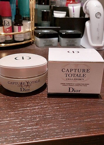 Beden Renk Christian Dior nemlendirici. Sıfır kutusunda