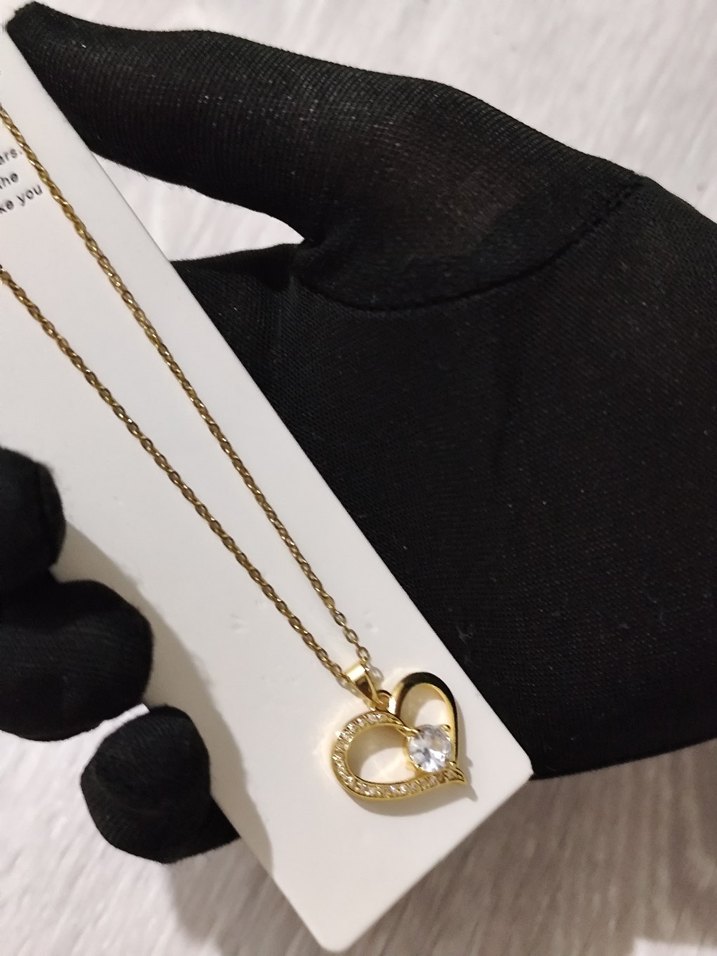 Zincir Detaylı Altın Renk Kalp Kolye - Görsel 2