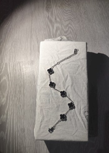 İşlemeli Siyah Zincir Detaylı Bileklik - Görsel 3