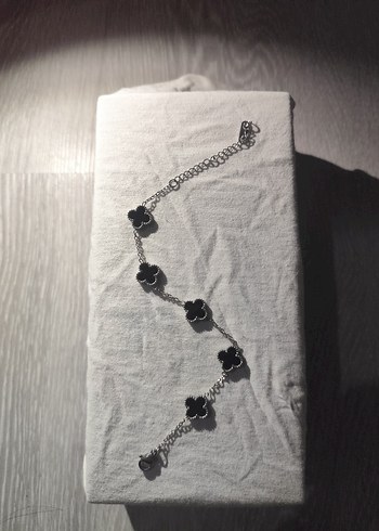 İşlemeli Siyah Zincir Detaylı Bileklik - Görsel 2