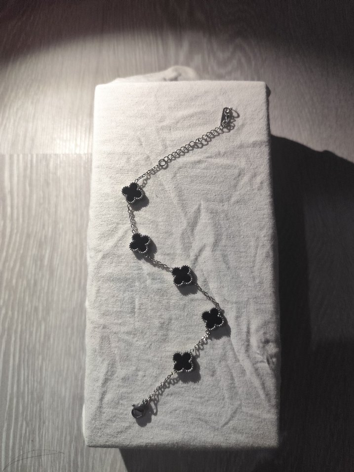 İşlemeli Siyah Zincir Detaylı Bileklik - Görsel 2