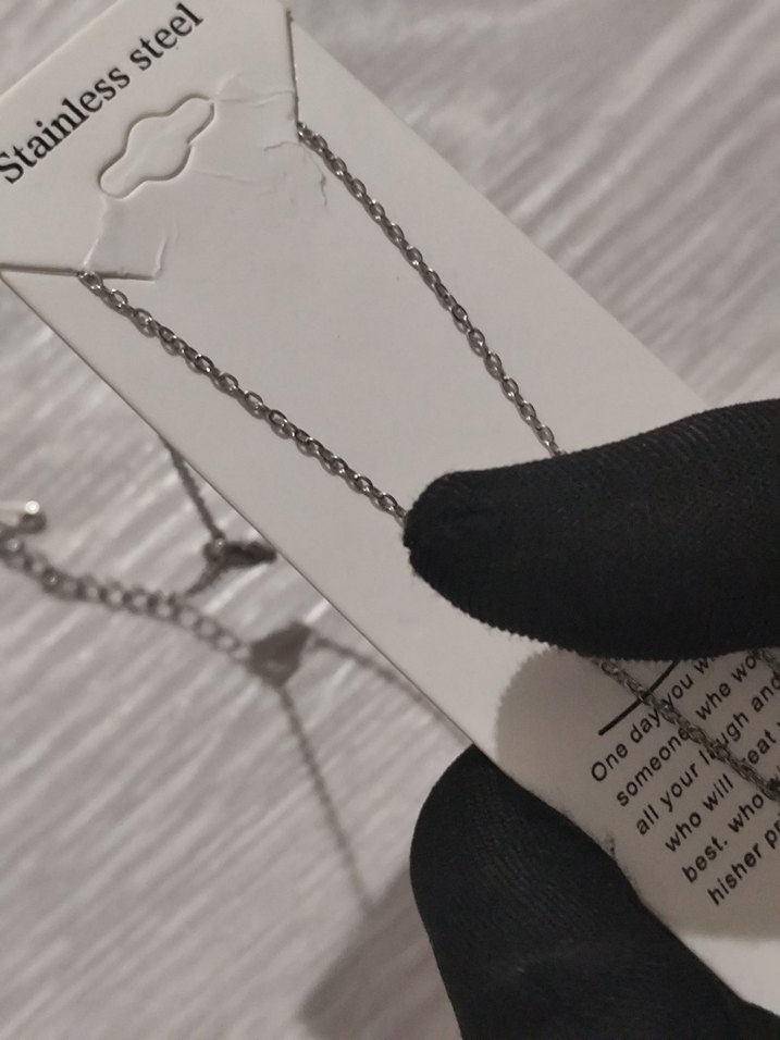 Gri Zincir Detaylı Minimalist Kalp Kolye - Görsel 4