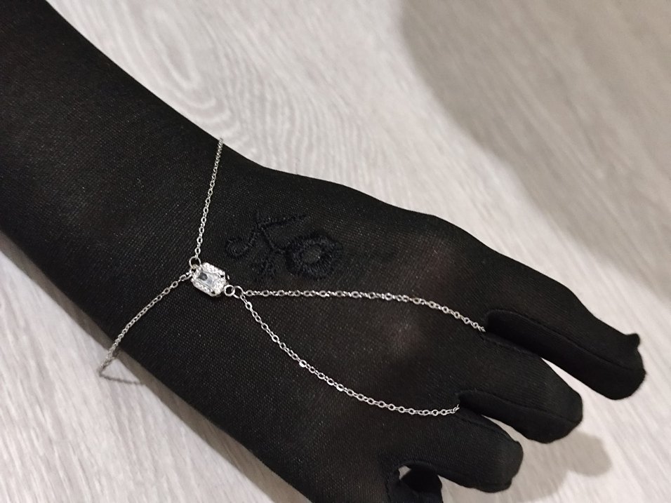 Zincir Detaylı Siyah Minimalist Kadın El Zinciri - Görsel 2