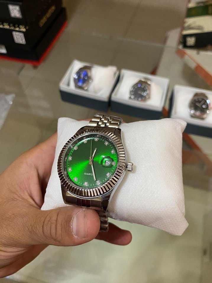 Klasik Tarz Yeşil Parlak Erkek Kol Saati - Görsel 4