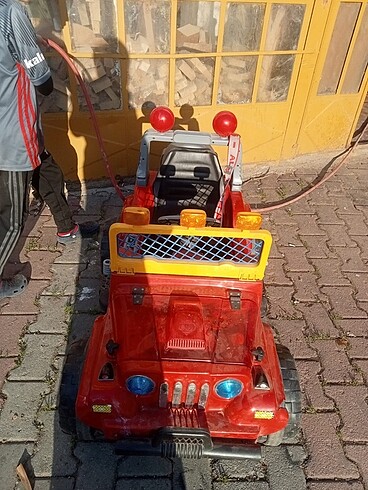  Beden Akülü araba
