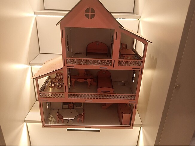 Ahşap barbie oyun evi