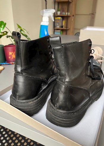 Erkek Bağcıklı Siyah Bot Bershka - Görsel 8