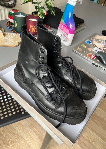 Erkek Bağcıklı Siyah Bot Bershka - Görsel 4