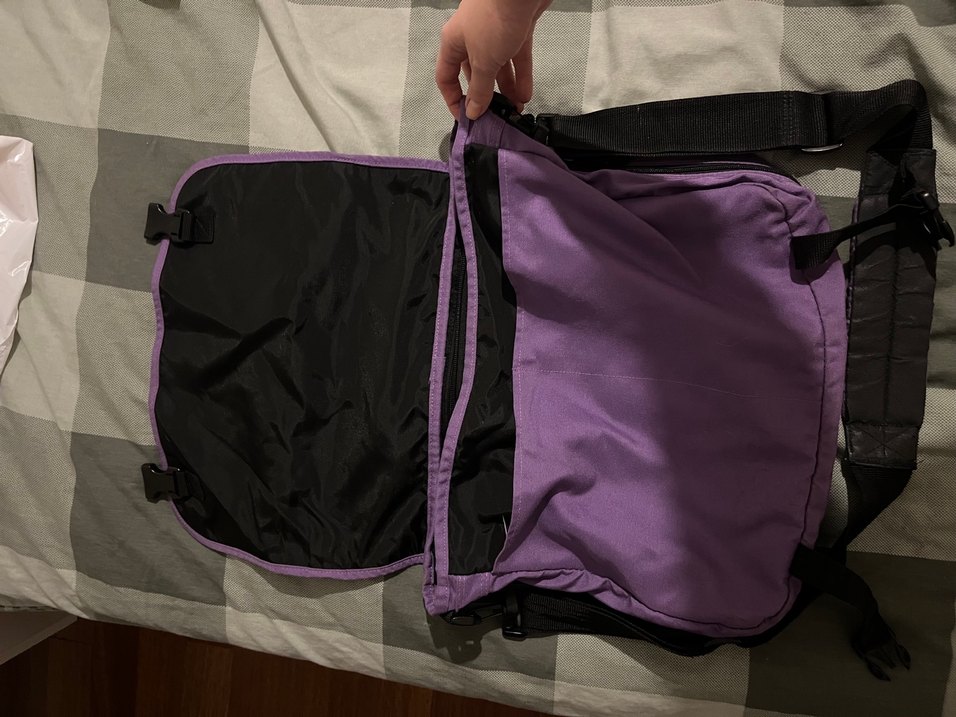 Mor Omuz Çantası Eastpak - Görsel 2