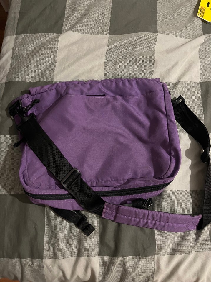 Mor Omuz Çantası Eastpak - Görsel 3