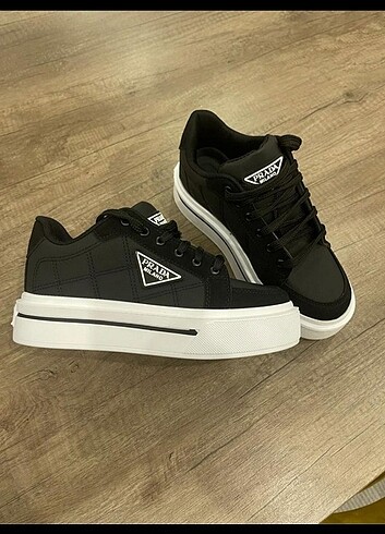 PRADA SPOR AYAKKABI 