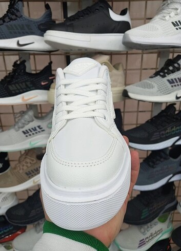 37 Beden beyaz Renk Prada bayan spor ayakkabı 