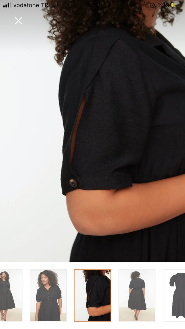 Siyah V Yaka Düğmeli Uzun Kadın Elbise - Görsel 3