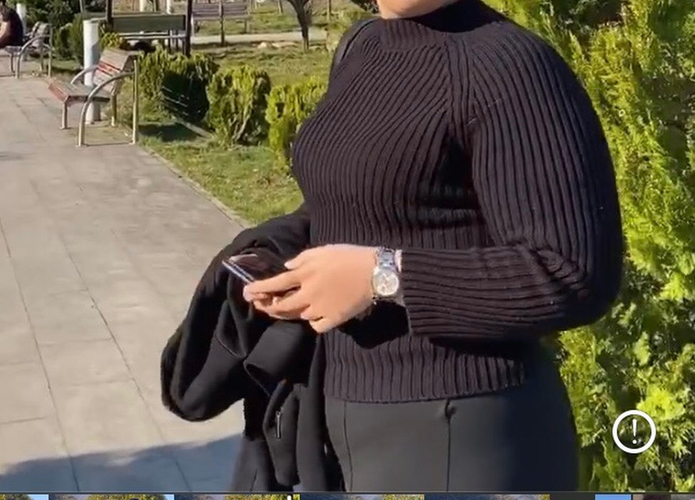 Siyah Örgü Sırt Dekolteli Kadın Kazak - Görsel 5