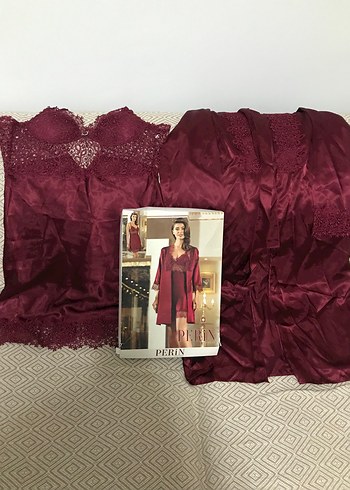 Bordo İşlemeli Mini Kadın Saten Gecelik Takımı - Görsel 3