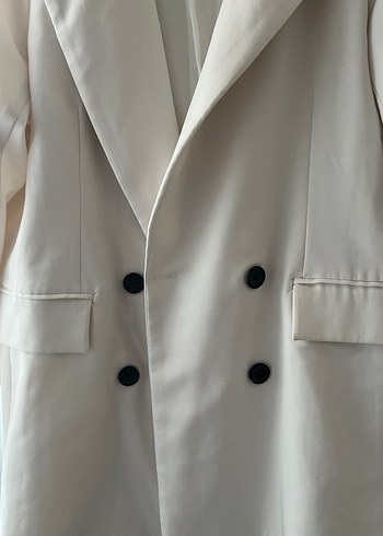 Kadın Beyaz Düğmeli Midi Blazer Ceket - Görsel 3