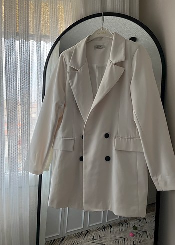 Kadın Beyaz Düğmeli Midi Blazer Ceket - Görsel 2