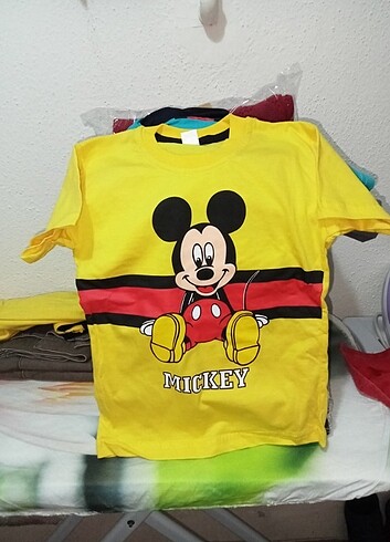 Mickey mouse erkek çocuk elbise 5-6 yaş için uygun 