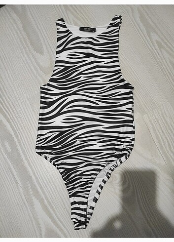 Zebra desenli bodysuit 