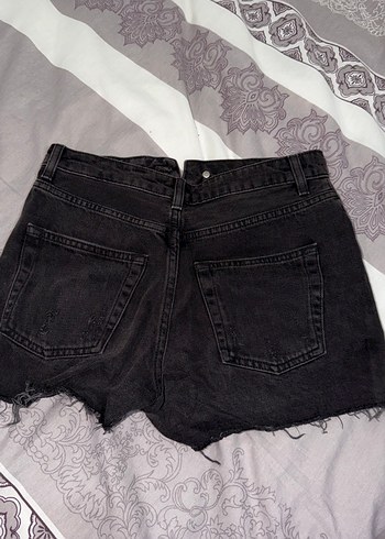 Siyah Yırtık Denim Mini Şort - Görsel 2