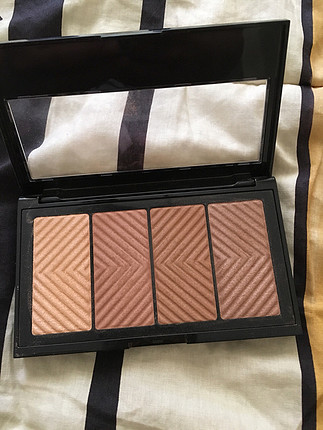 universal Beden Maybelline bronzer paleti