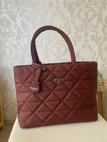 Prada Prada triangle kapitone çanta