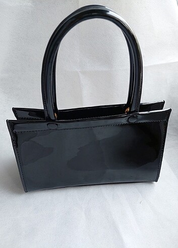 Urban outfitters kol cantasi