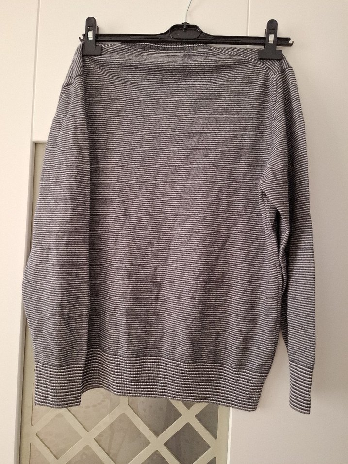 Gri V Yaka Örgü Erkek Kazak - Görsel 4