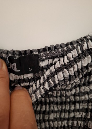 s Beden Gri Bağlamalı Desenli Pliseli Kısa Bluz