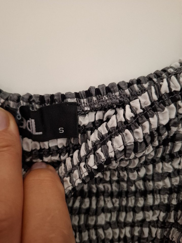 Gri Bağlamalı Desenli Pliseli Kısa Bluz - Görsel 3