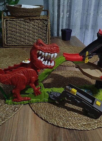 hot wheels çılgın t-rex