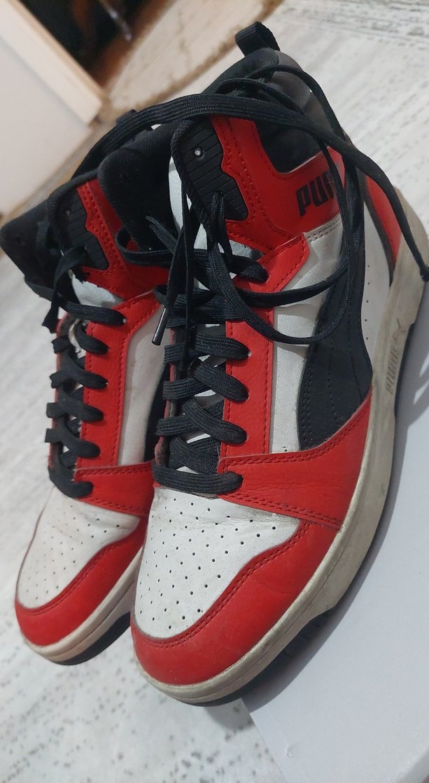 Kırmızı Bağcıklı Basketbol Ayakkabısı - Görsel 3