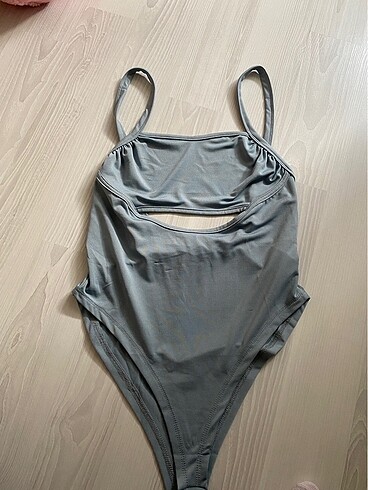 Gri milla çıtçıtlı body