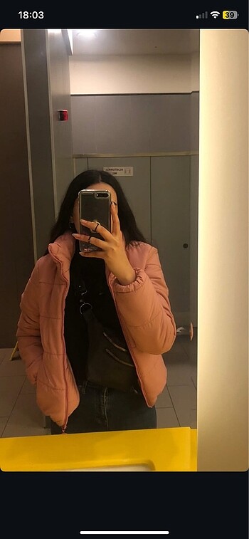 Pembe şişme mont